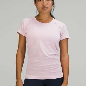 Lululemon Swiftly Tech Short-Sleeve
Shirt 2.0
Colour Pink Peony/Pink Peony